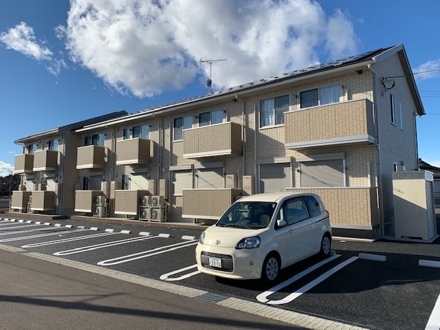 建物外観　南向きで日当たり良好　インターネット無料