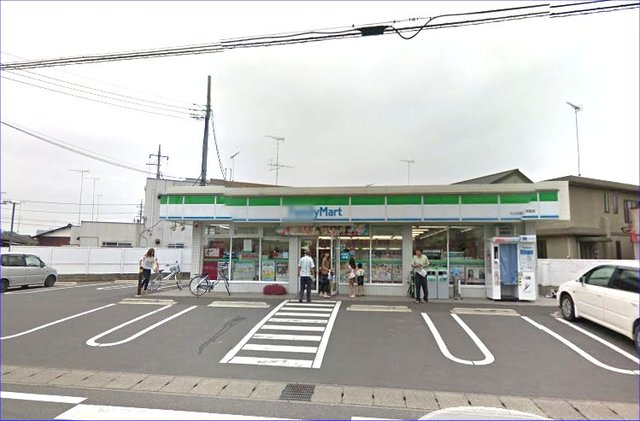 コンビニ　ファミリーマート小山白鴎大学前店（コンビニ）まで731m