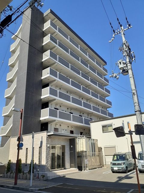 和歌山市吉田のマンションの建物外観