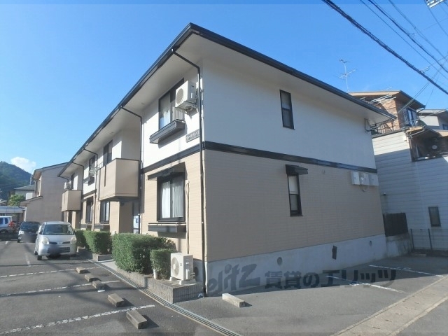 京都市北区西賀茂井ノ口町のアパートの建物外観