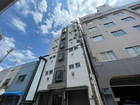 【名古屋市熱田区森後町のマンションの建物外観】