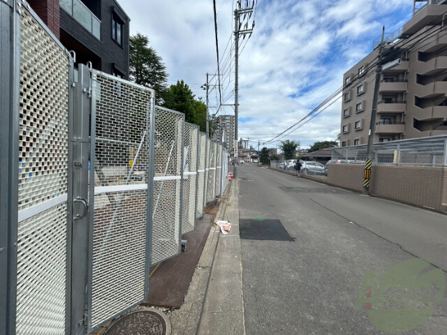 【仙台市青葉区北山のアパートの駐車場】