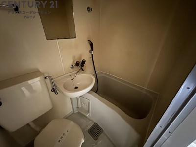 バス・シャワールーム　シンプルなユニットバスです