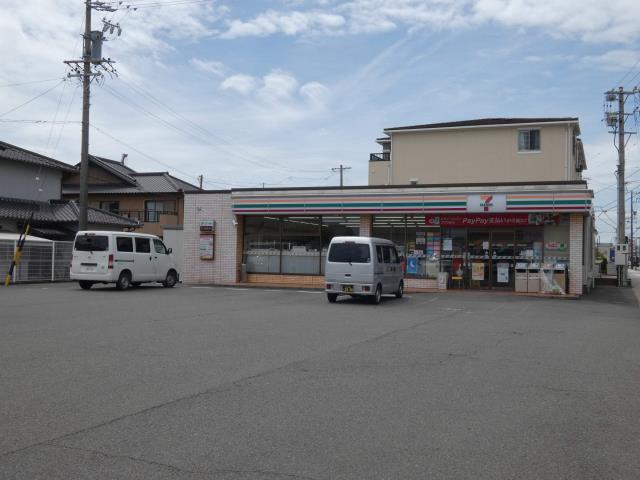 コンビニ　セブンイレブン（コンビニ）まで589m