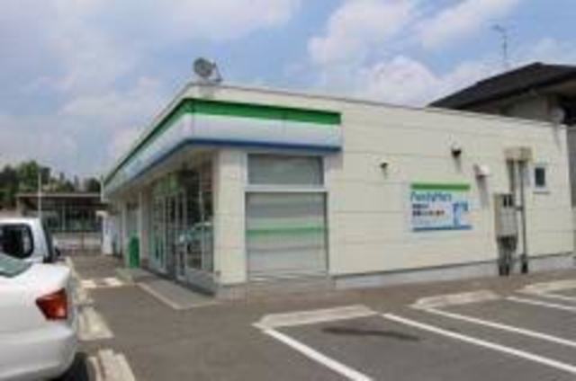 コンビニ　ファミリーマート　西八代町（コンビニ）まで776m