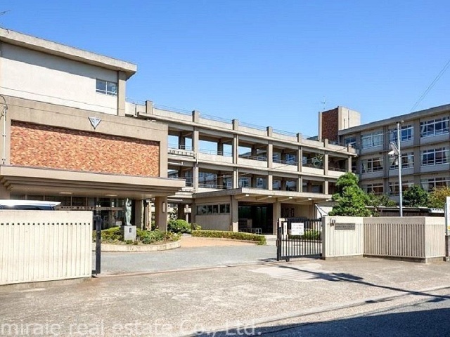 【リベール加古川駅前の小学校】