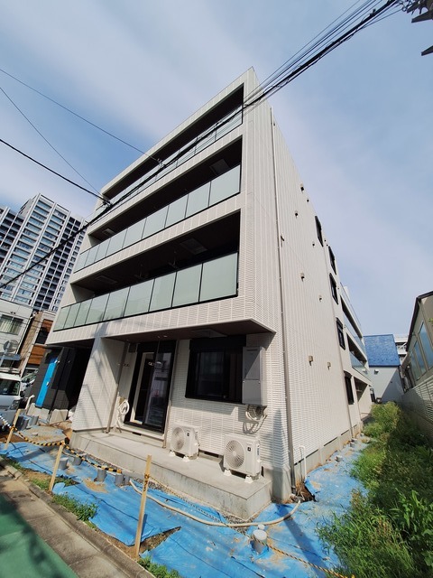 【品川区西品川のマンションの建物外観】