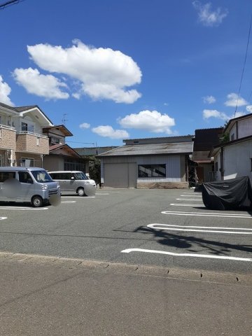 【滝沢市鵜飼下高柳築14年の駐車場】