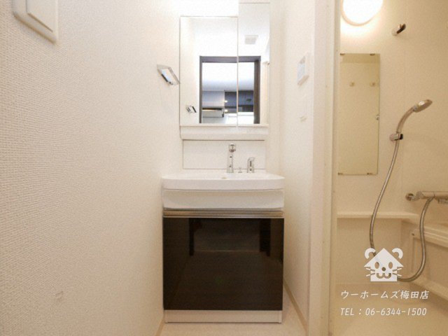 洗面設備　スペースが確保できる洗面所です