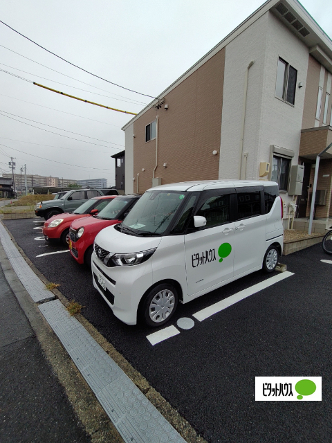 【常滑市大和町のアパートの駐車場】