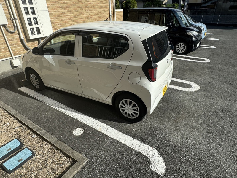 【アルコバレーノIの駐車場】