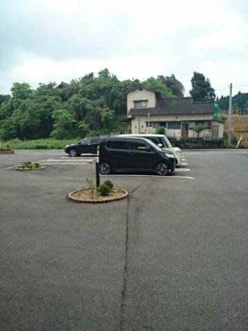 【嬉野市嬉野町大字下野のアパートの駐車場】