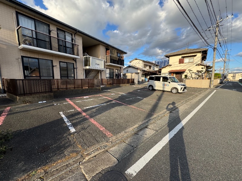 【福岡市東区雁の巣のアパートの駐車場】