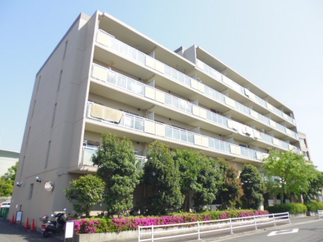 フロレスタ・ミオ山田池公園の建物外観