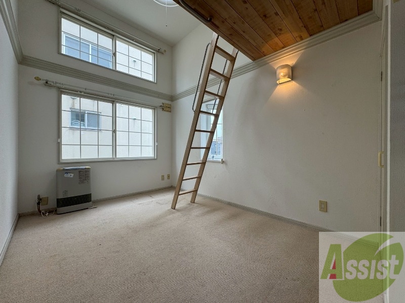 居室・リビング　広くてキレイなお部屋が広がっていて、充実した生活が送れそう。