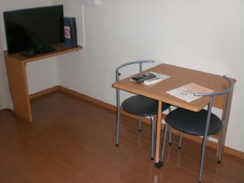 居室・リビング　家具家電付き