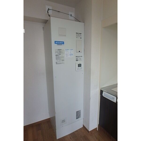 その他設備　電気温水器