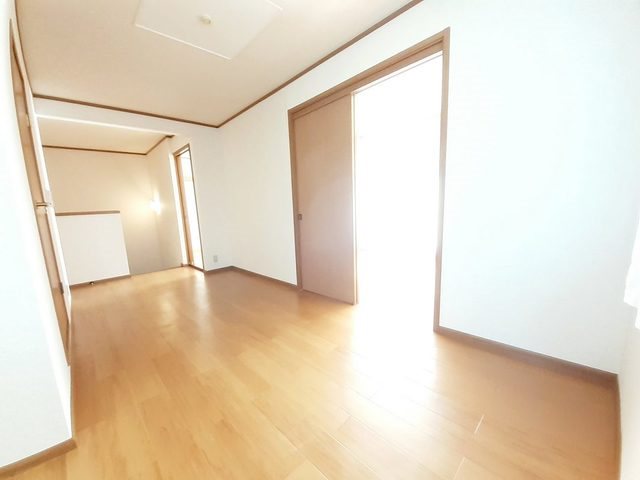 居室・リビング　採光も入るリビング。