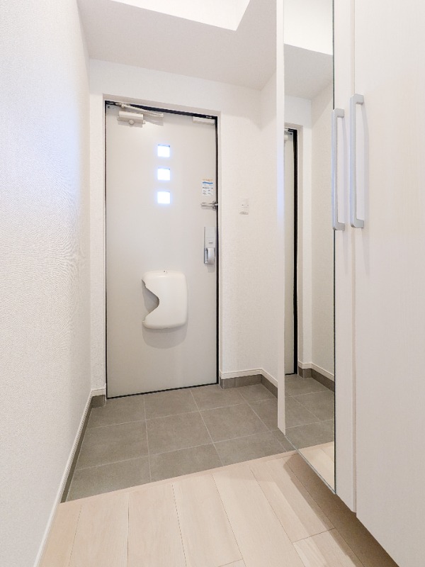 玄関　図面と現状に相違がある場合には現状を優先