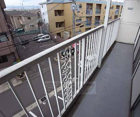 バルコニー　日当たり良好なベランダです。