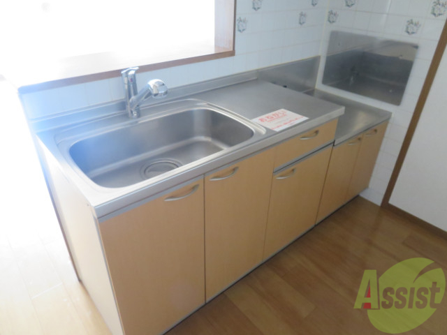 キッチン　こちらも広めのキッチンです。複数人での料理も可能ですよ。