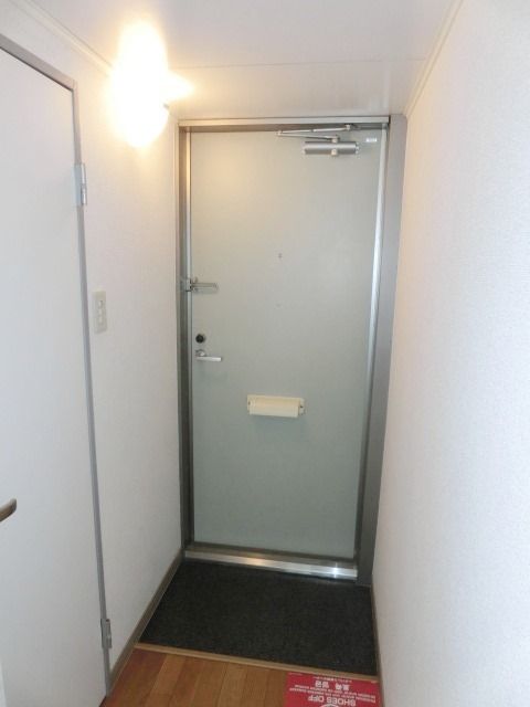 玄関　シューズボックス付きです。