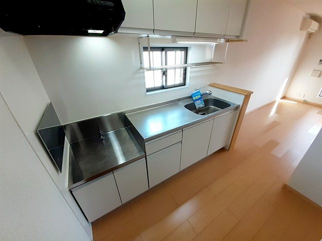 キッチン　コンパクトなキッチンで掃除もラクラク