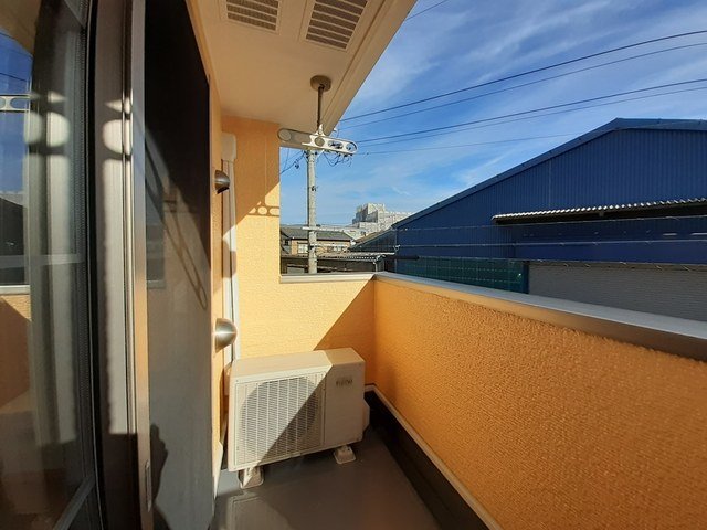 バルコニー　バルコニーからの眺めを楽しみながら食事をしませんか