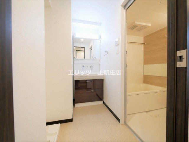 洗面設備　収納