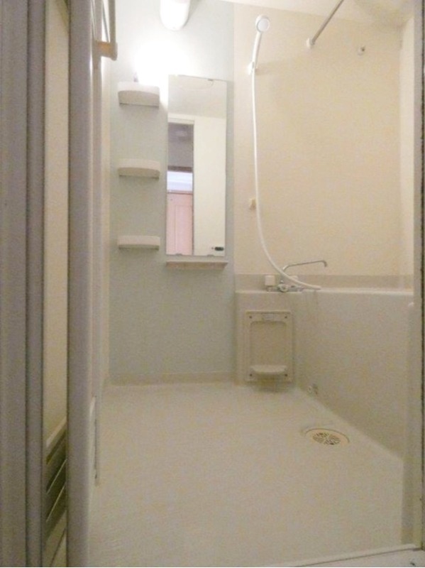 バス・シャワールーム　図面と現状に相違がある場合には現状を優先