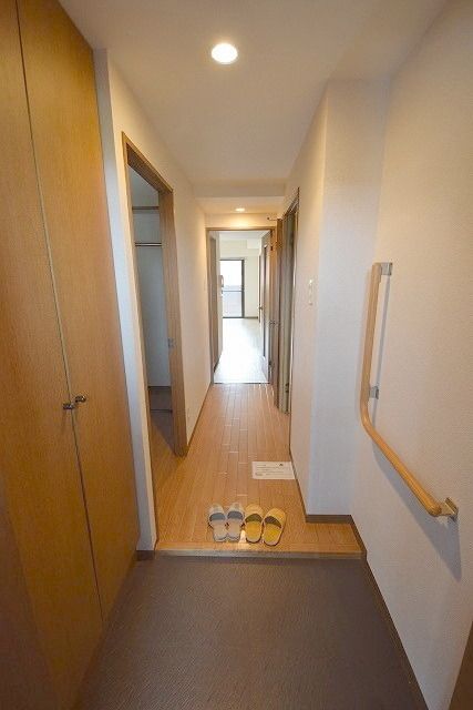 玄関　★玄関からの様子★