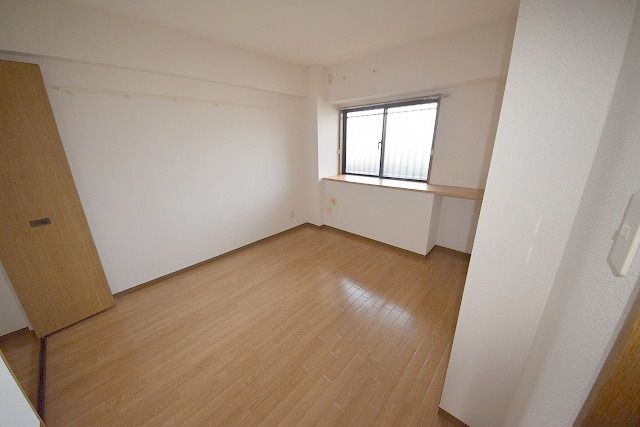 居室・リビング　★明るい洋室★