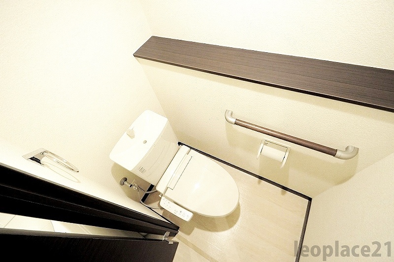 その他　温水洗浄便座完備