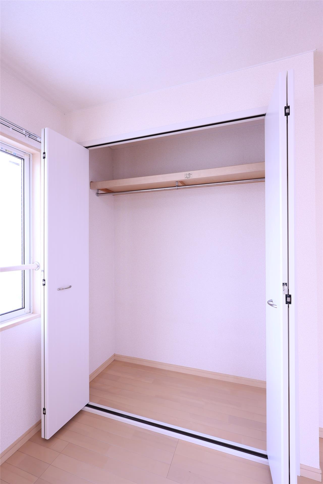 収納　写真は反転タイプです