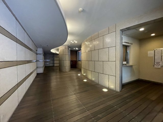 ロビー　落ち着いたロビーです