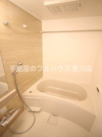 バス・シャワールーム　写真は同型タイプ別物件