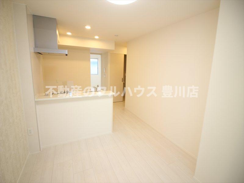 居室・リビング　写真は同型タイプ別物件