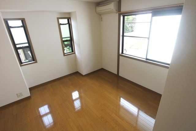 居室・リビング　★明るい居室★