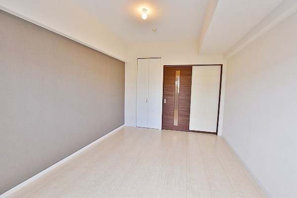 居室・リビング　★洋室8帖★