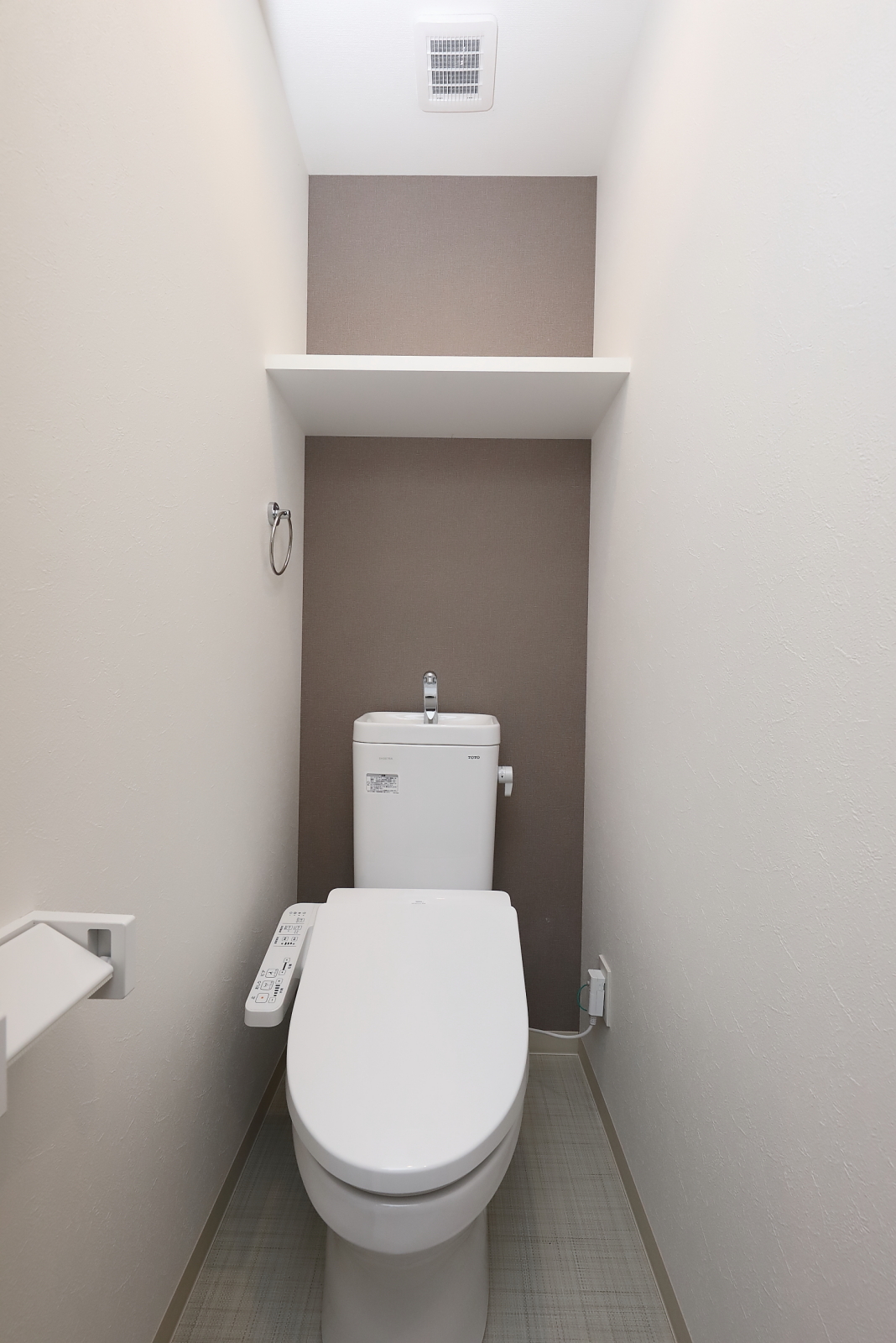 トイレ　温水洗浄便座