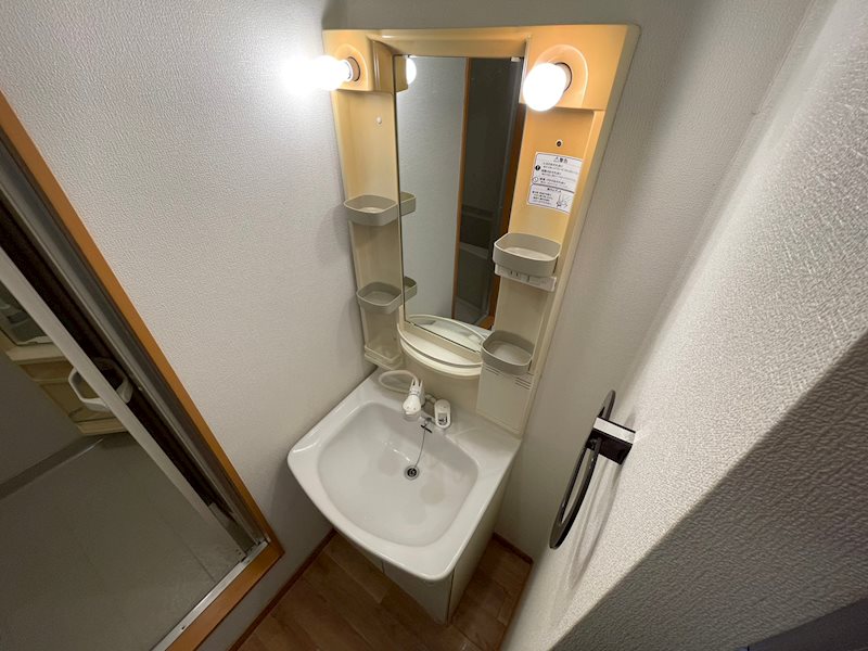 洗面設備　別部屋参考になります。