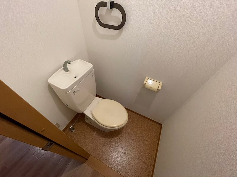 トイレ　別部屋参考になります。