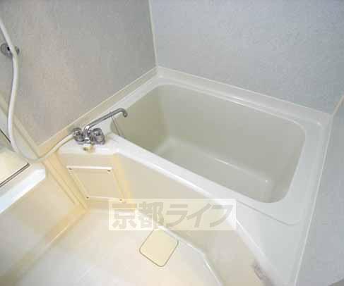 バス・シャワールーム　ゆったりバスのお風呂です。