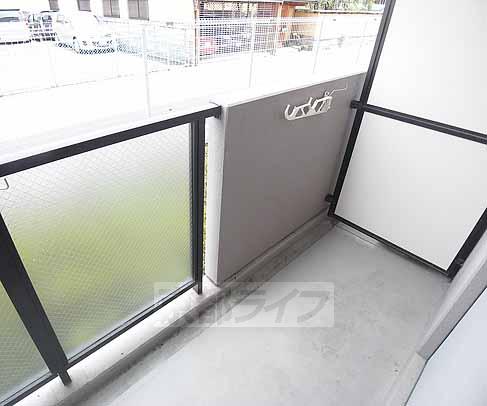 バルコニー　日当たりの良いバルコニー