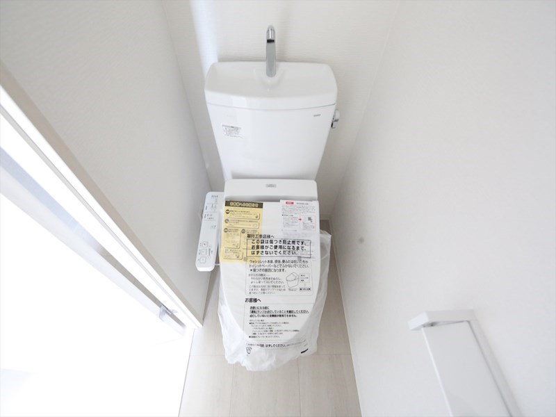 トイレ　温水洗浄暖房便座付トイレ