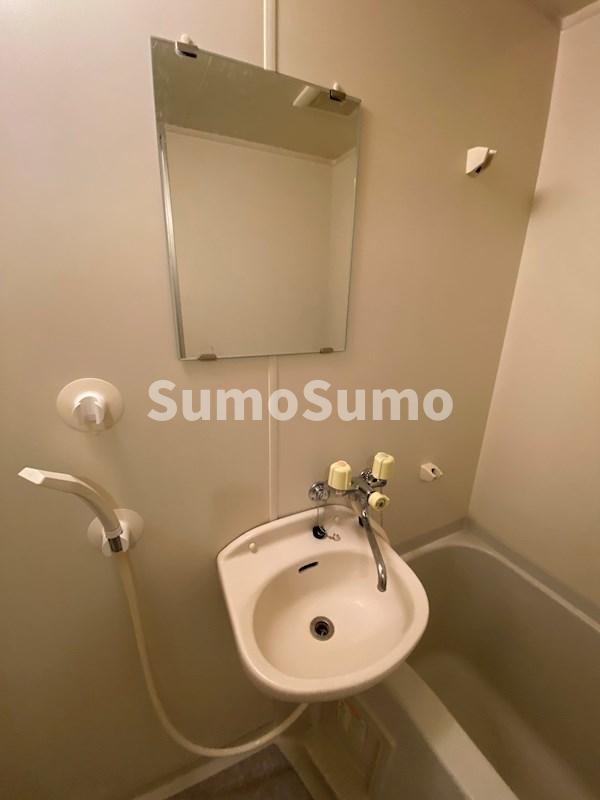 洗面設備　独立洗面台です