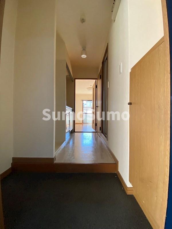 玄関　収納もある玄関です