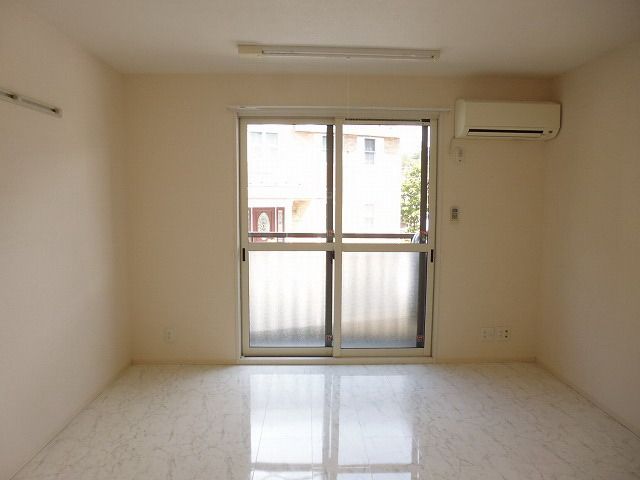 居室・リビング　★明るいお部屋です★