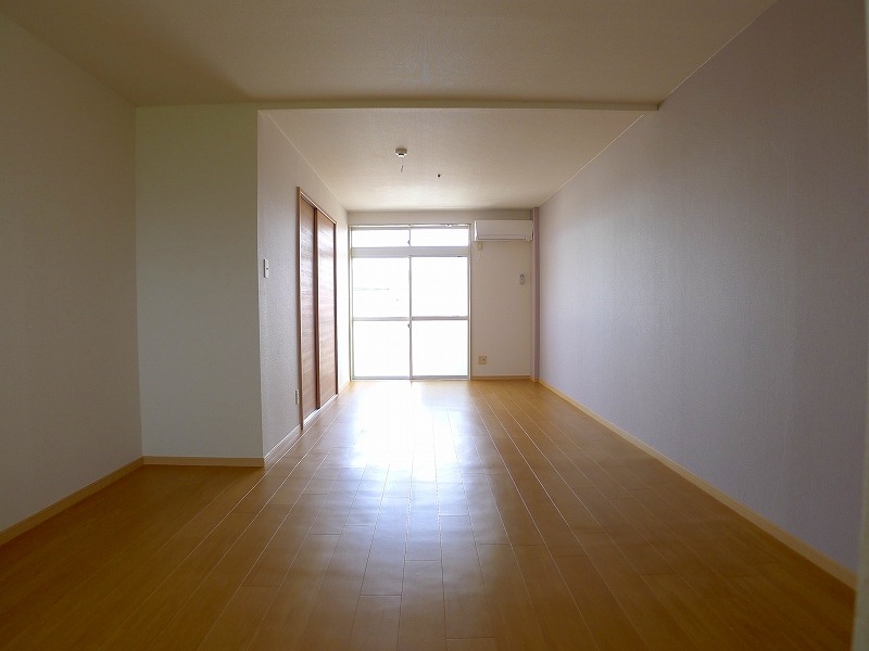 居室・リビング　図面と現状に相違がある場合には現状を優先