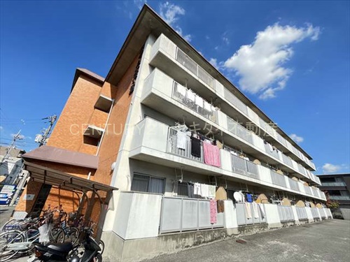 建物外観　■防犯カメラ・宅配ボックス有り